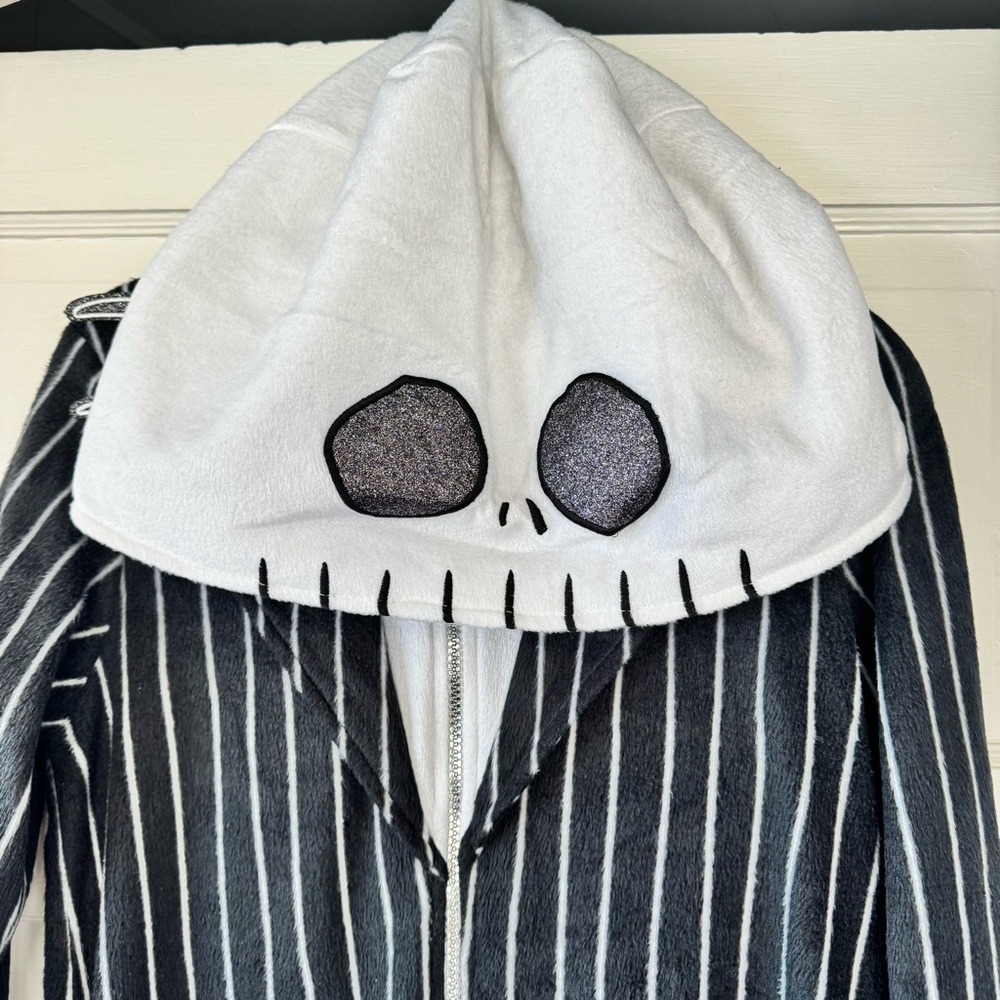 Disney Jack Skellington Onesie Jumpsuit Costume Pajamas Nightmare Christmas - Picture 5 of 11